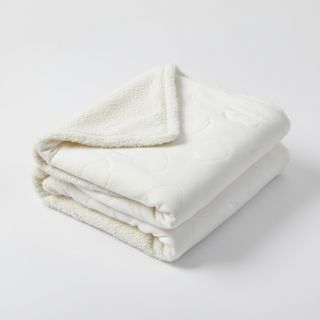 Pluș pentru bebeluși TEDDY Hearts off white