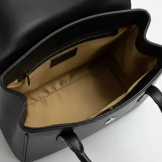 Satin camel