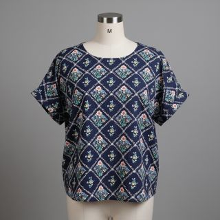 Țesătură din bumbac Flowers Tara navy design A digital print