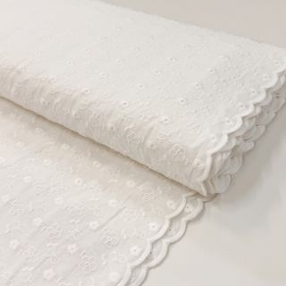 Țesătură din bumbac EMBROIDERY TWO-SIDE SCALLOP Verena white