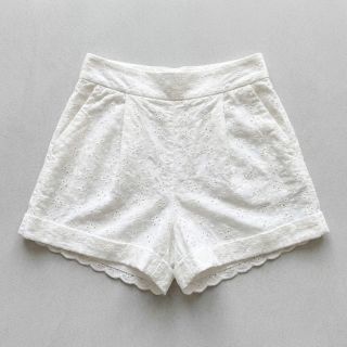 Țesătură din bumbac EMBROIDERY TWO-SIDE SCALLOP Simi white