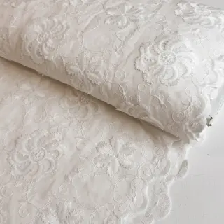 Țesătură din bumbac EMBROIDERY Catchy Flowy white