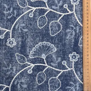 JEANS EMBROIDERY Luxurious washed