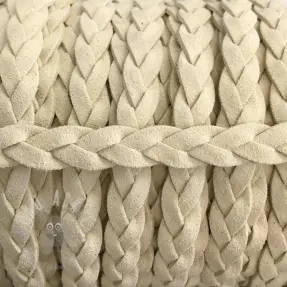Șnur din imitație piele întoarsă împletit off white