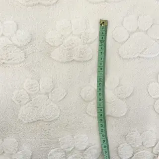 Fleece Paw prints ecru