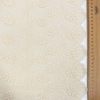 Țesătură din bumbac EMBROIDERY Catchy daisy ecru