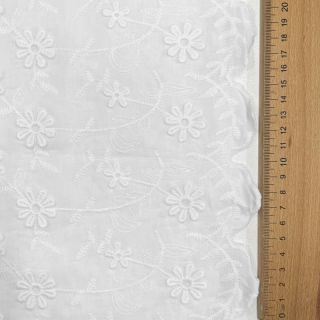 Țesătură din bumbac EMBROIDERY Catchy daisy white