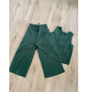 In SORONA dark green