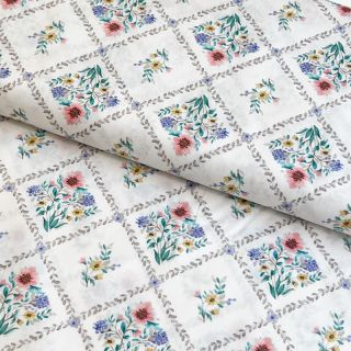 Țesătură din bumbac Flowers Tara off white design A digital print
